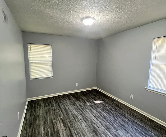 2901 Elbert Dr — Photo 7
