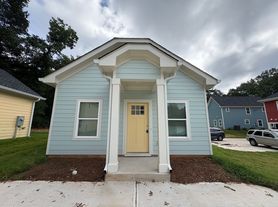 185 Barnett Shoals Rd, Athens, GA
