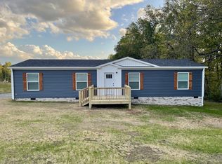941 White Springs Rd, Lafayette, TN 37083