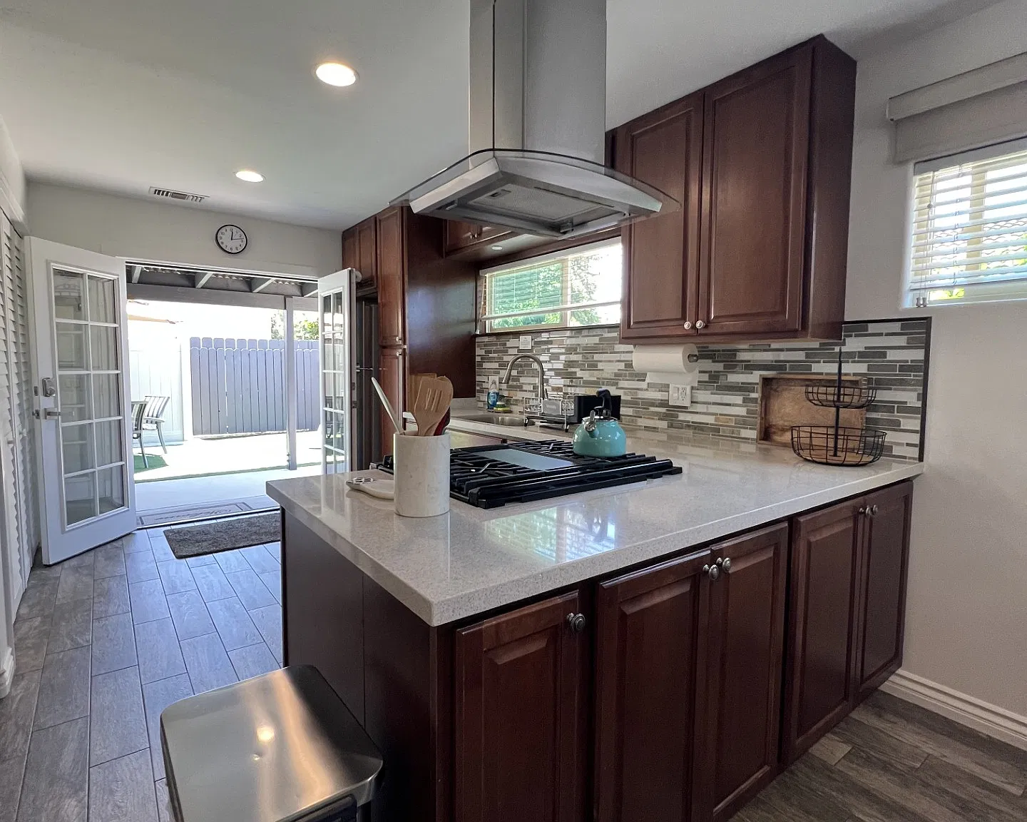2 bed, 780 sqft, $3,150 — Photo 2