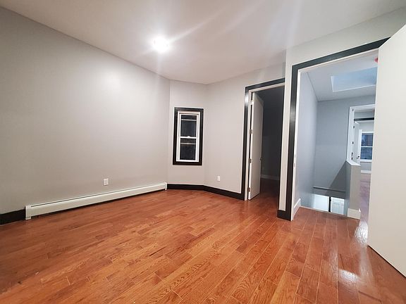4th image of 45 Saint Pauls Ave #2R