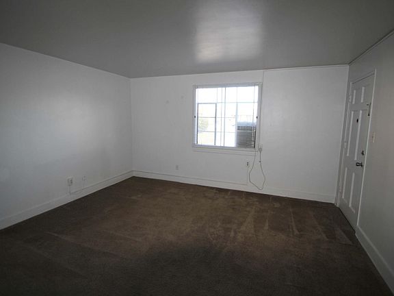 2nd image of 2343 Memorial Ave SW