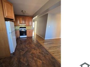 1011 Nameoke St, Far Rockaway, NY 11691