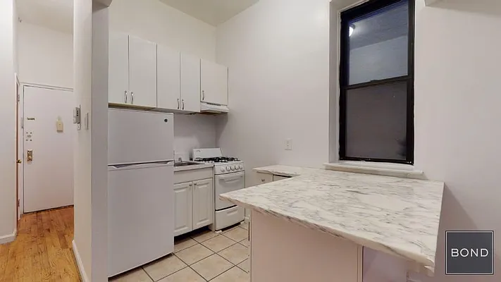 Rented by Bond New York | media 15