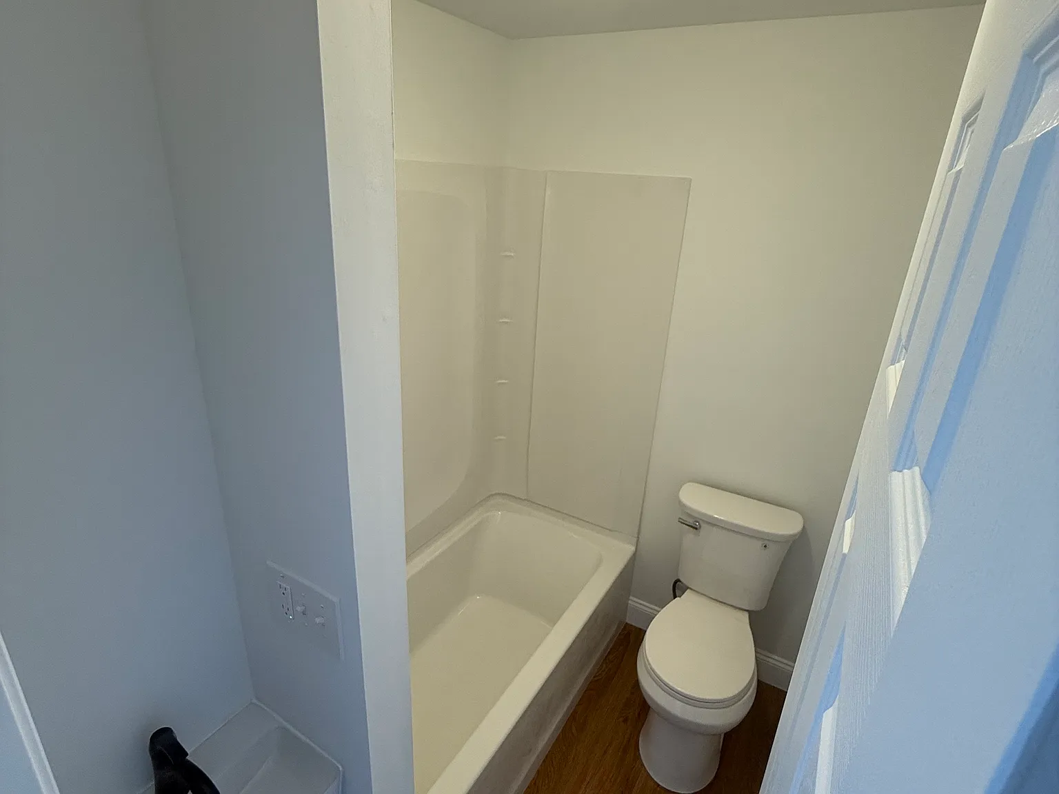 5 bed, 1600 sqft, $2,750 — Photo 3