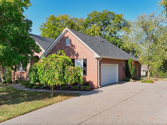 3rd image of 114 Dalton Cir