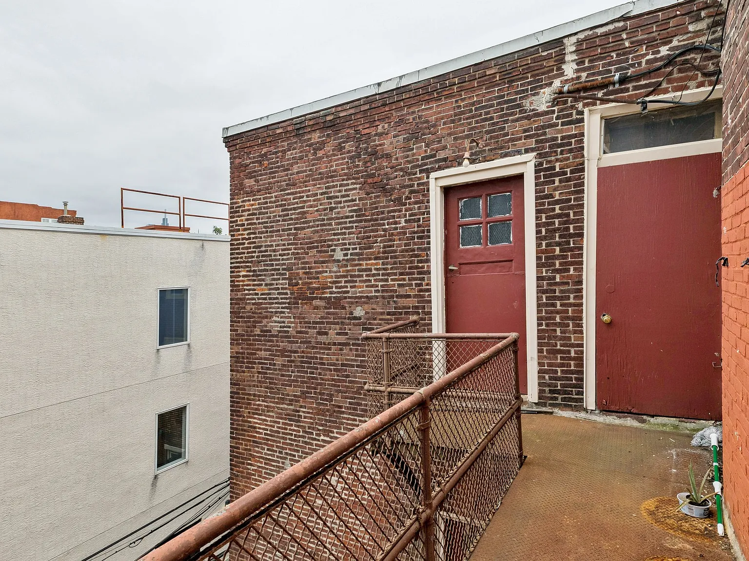 Studio, $890 — Photo 4