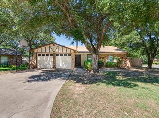 3801 Boxwood Ct, Arlington, TX 76017