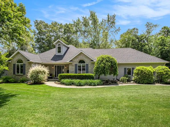 27569 Hawthorne Rd, Sturgis, MI 49091