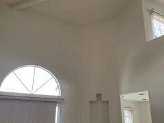 2nd image of 1227 Barry Ave