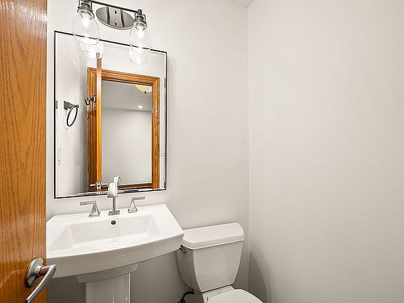 5th image of 2455 W Ohio St Unit 4W