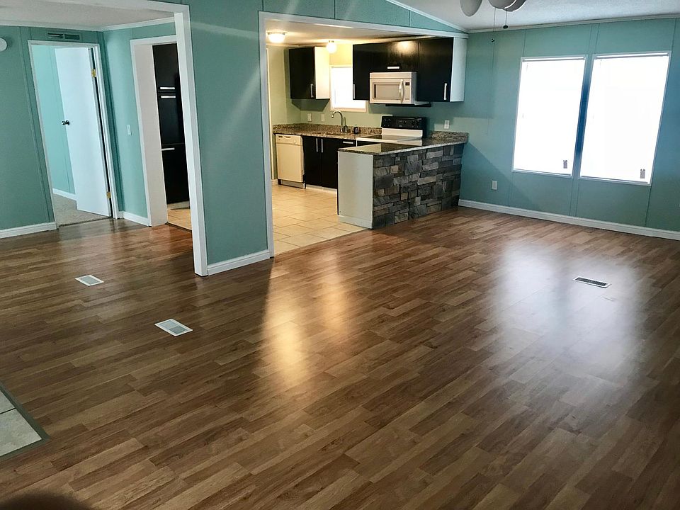 2nd image of 2220 Landscape Rd
