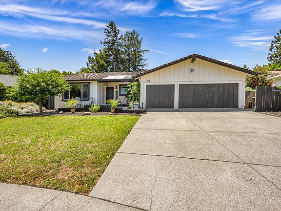 5th image of 458 Floral Way