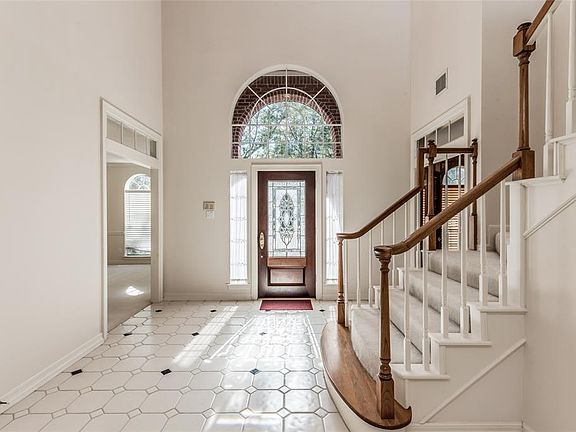 2nd image of 3306 Medinah Ct