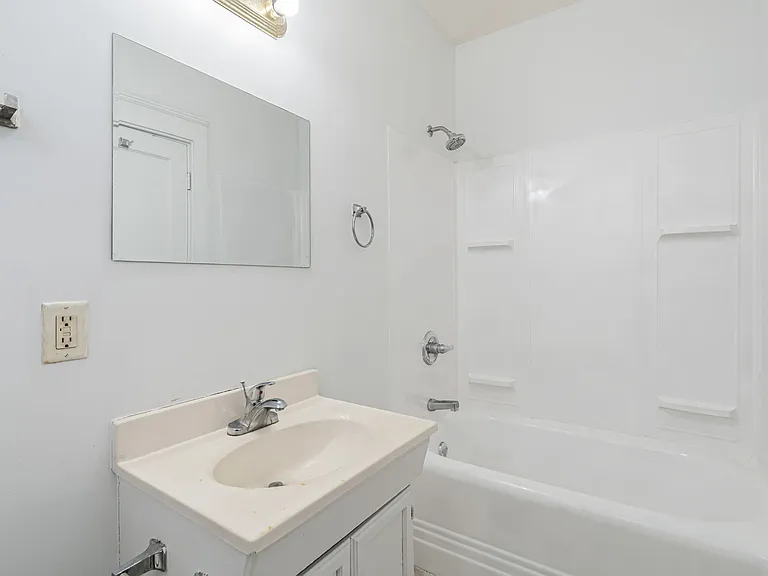 2315 Linden Ave #1 — Photo 10
