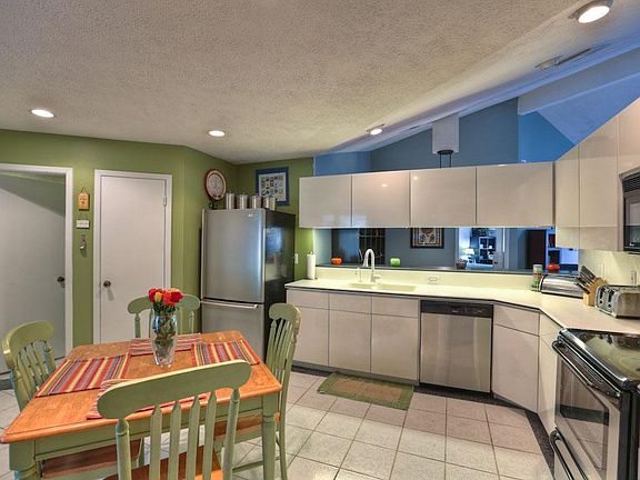 3rd image of 20326 Bishops Gate Ln