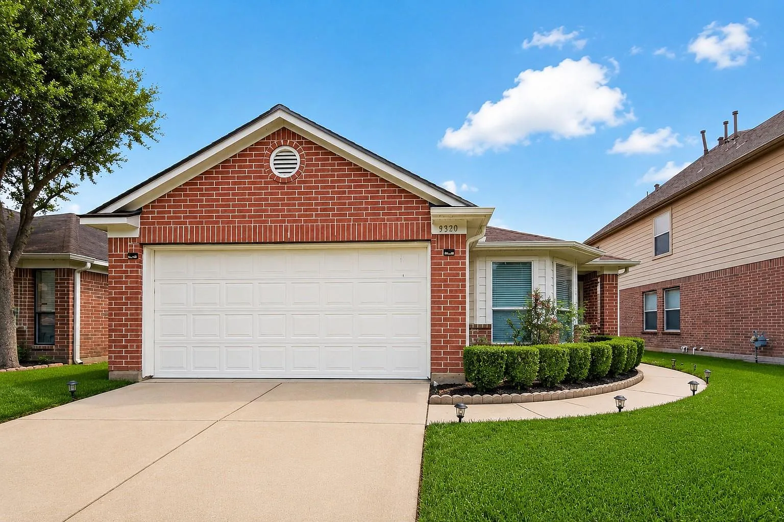 4 bed, 2.0 bath, 1700 sqft, $1,900 — Photo 1