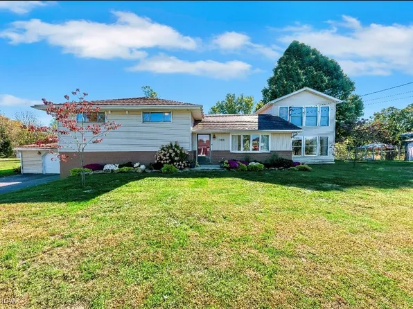 19498 Frischkorn Dr, Wellsville, OH 43968