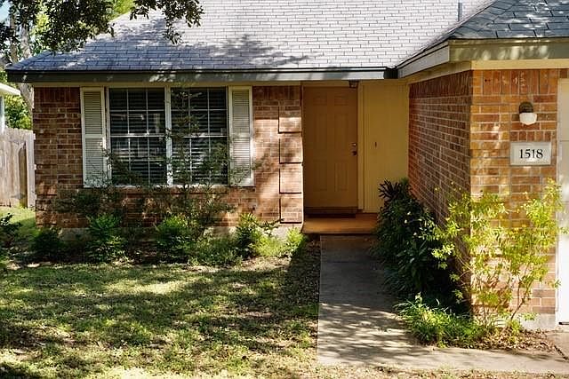 1st image of 1518 Parkwood Dr
