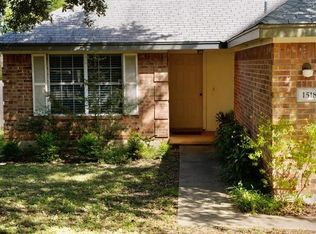 1518 Parkwood Dr, Leander, TX 78641