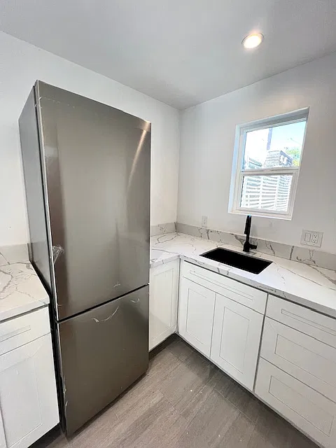 1382 Summit Avenue - 0 — Photo 4