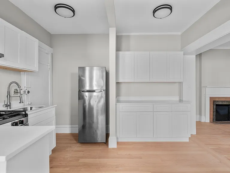 6 Washington Ave #3 — Photo 1
