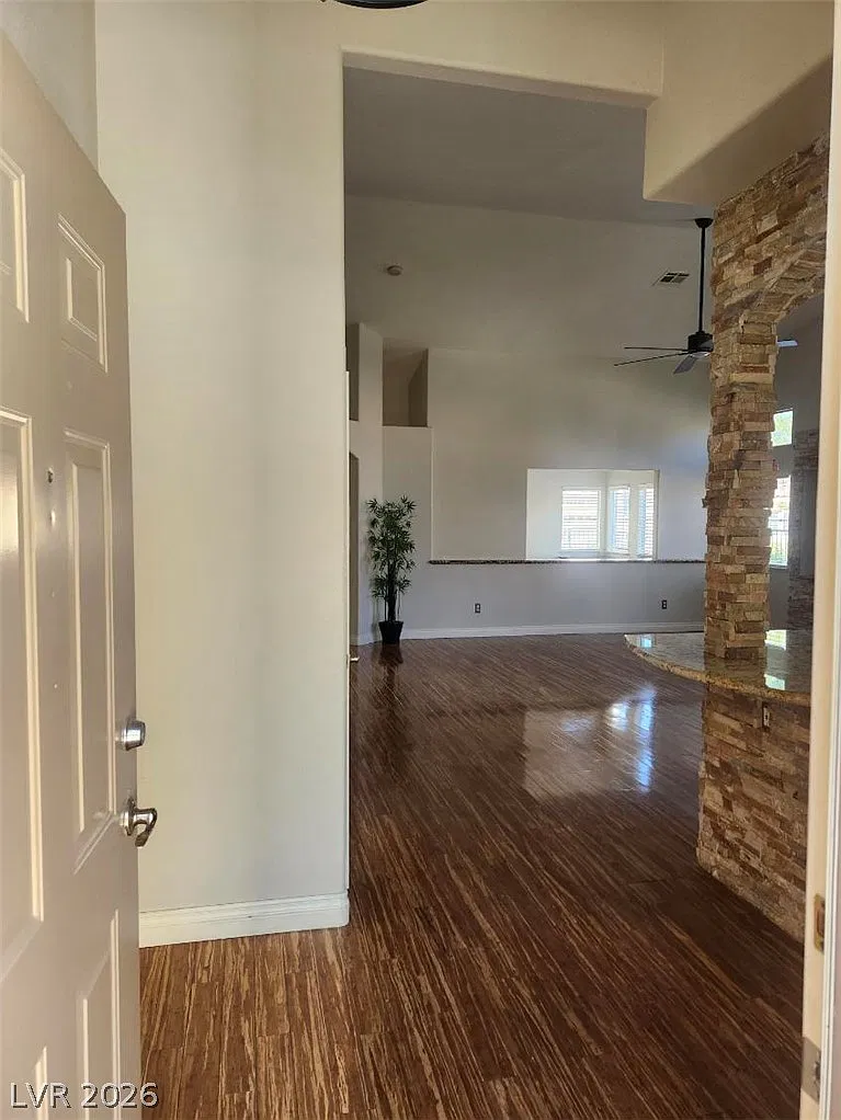 2 bed, 2.0 bath, 1489 sqft, $2,500 — Photo 3