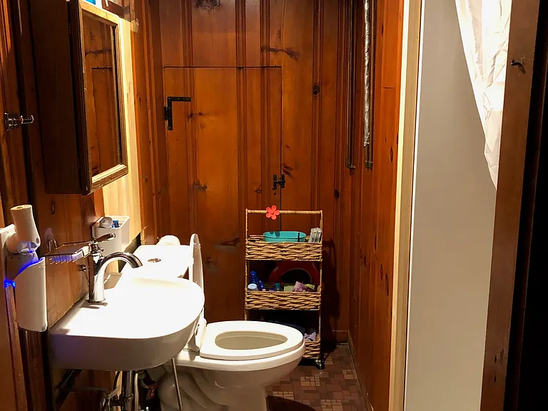 586 Walnut Hill Rd — Photo 7