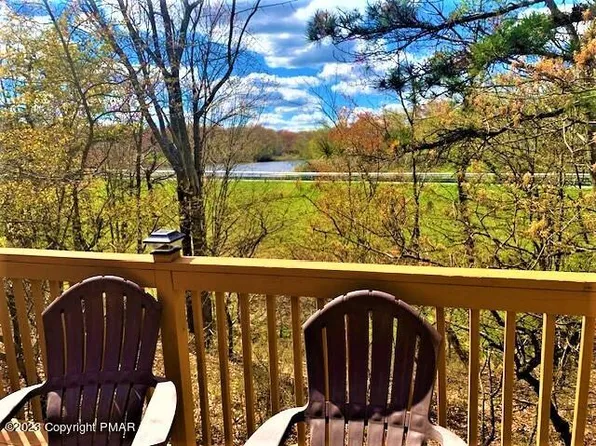 248 Cedar Dr, Long Pond, PA 18334