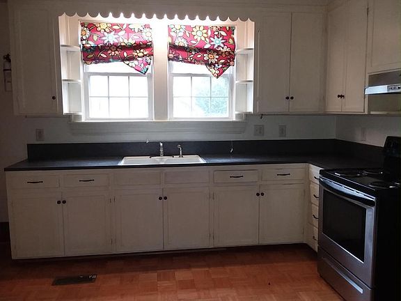 5th image of 3214 Forest Hill Ave NW