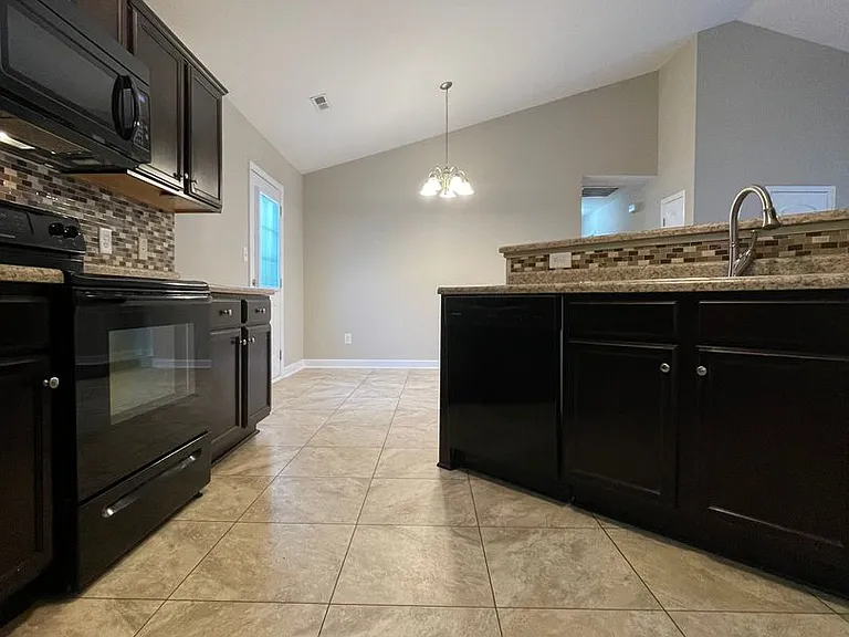 308 Sinclair Ln — Photo 12