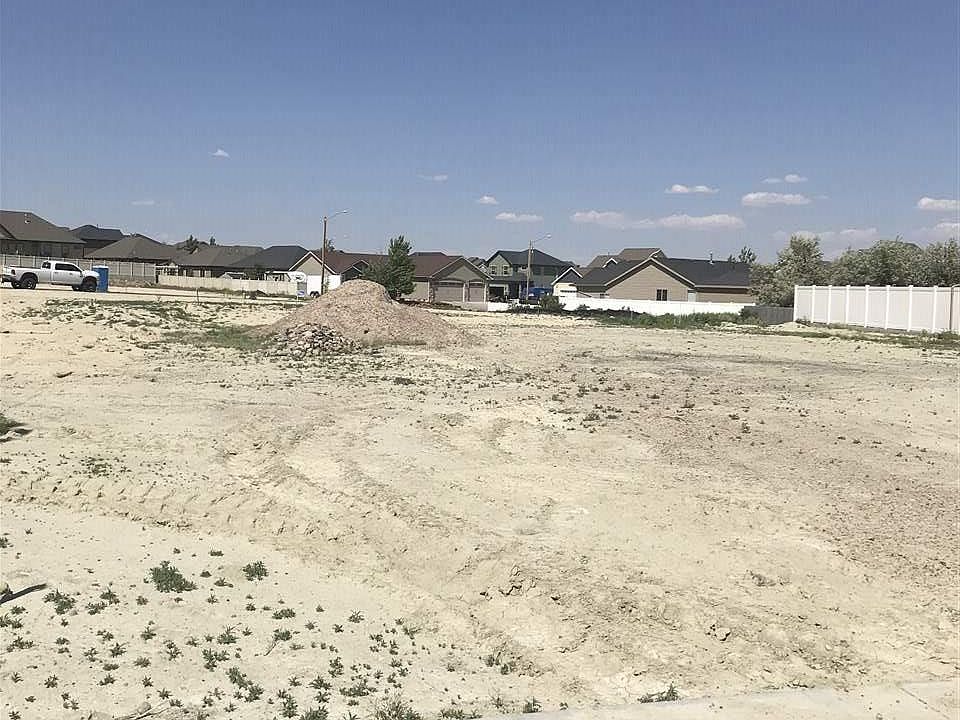 1st image of 3434 Summit Ct