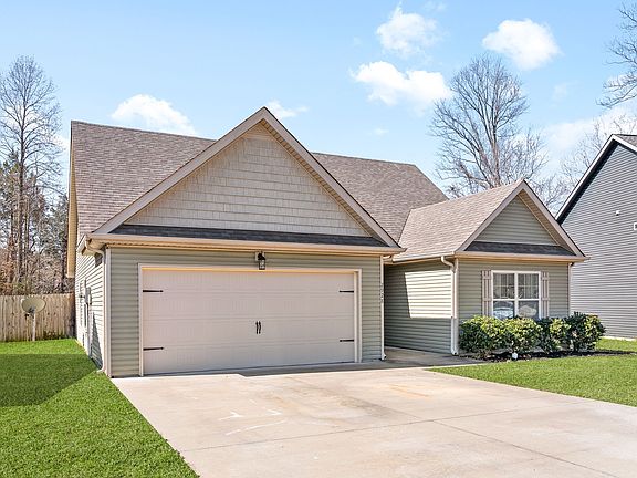 3rd image of 2928 Feng Way