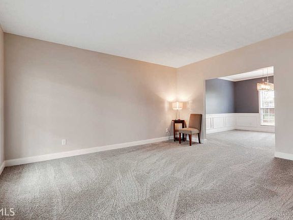 4th image of 720 Hennepin Ter