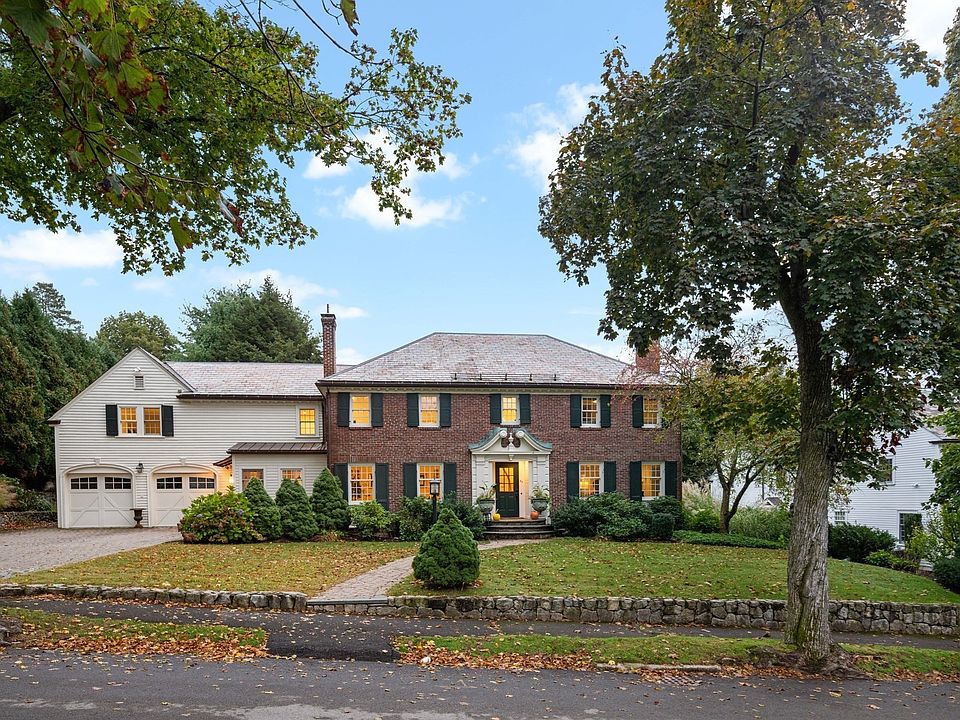 1st image of 32 Pickwick Rd