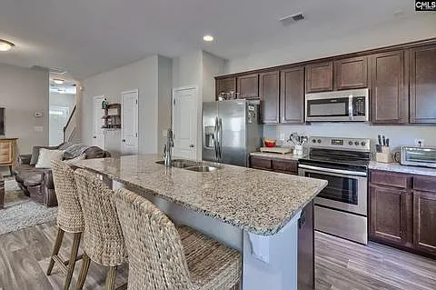 4 bed, 3.5 bath, 1500 sqft, $3,400 — Photo 3