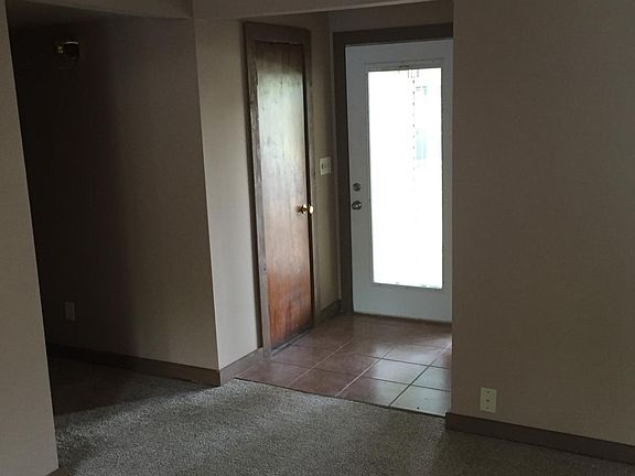 Living roon/front door