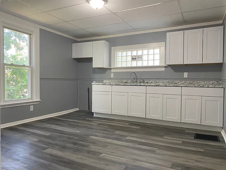 60 Center St — Photo 23