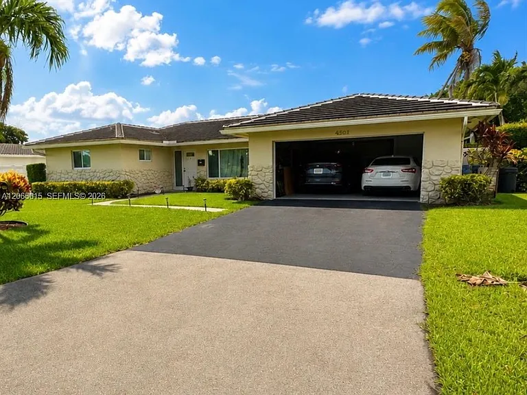 4202 NW 76th Ave #0 — Photo 1