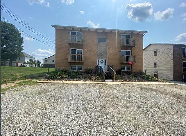 1st image of 101 Wildwood Dr APT 4