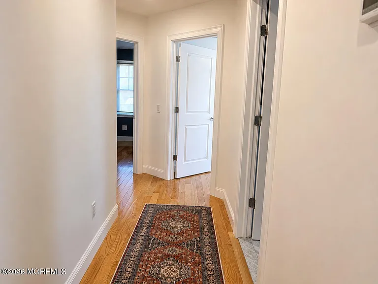 550 Whiting Ave — Photo 13