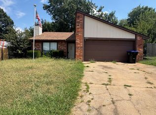 105 Stonewood Dr, Noble, OK 73068