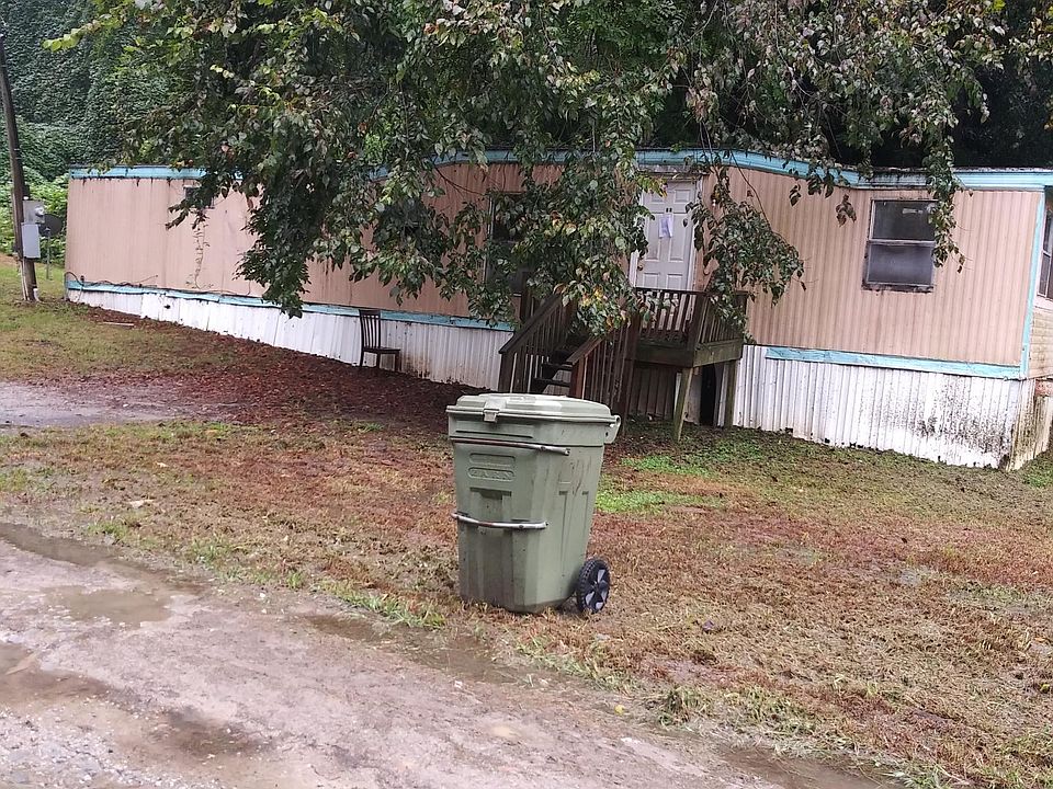 2nd image of 1007 E Florida Street Ext