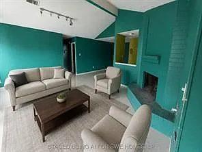 3 bed, 2.0 bath, 1298 sqft, $1,899 — Photo 2