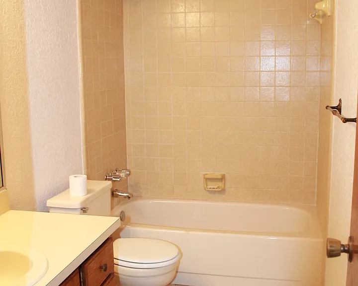 1120 Tall Oaks Dr — Photo 7