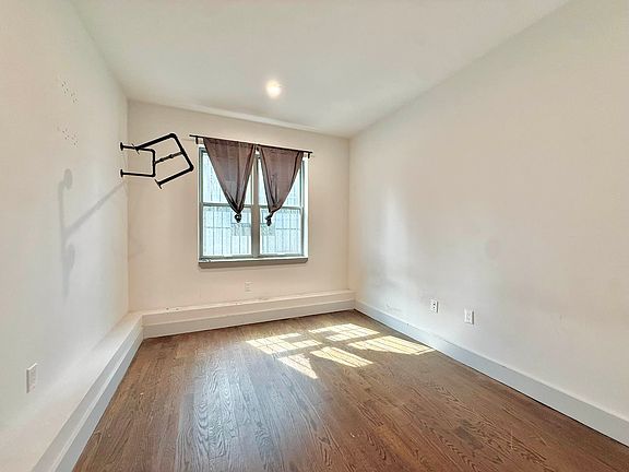 5th image of 298 Ellery St APT 1B