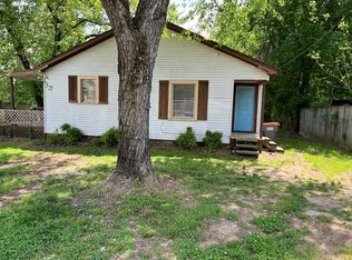 407 W Henry St, Greenwood, AR 72936