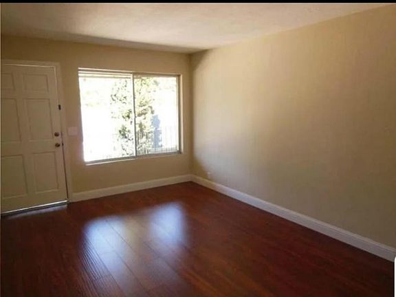 3rd image of 219 Jackson Ave APT 2