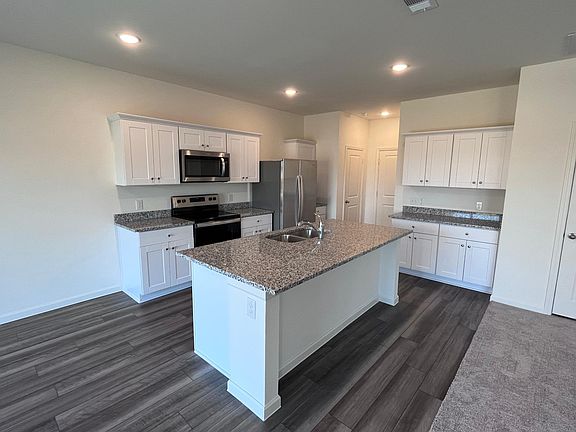 4th image of 602 Colgate Cir