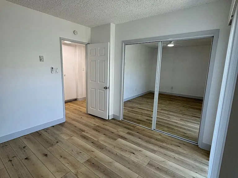 3720 Emerald St — Photo 54